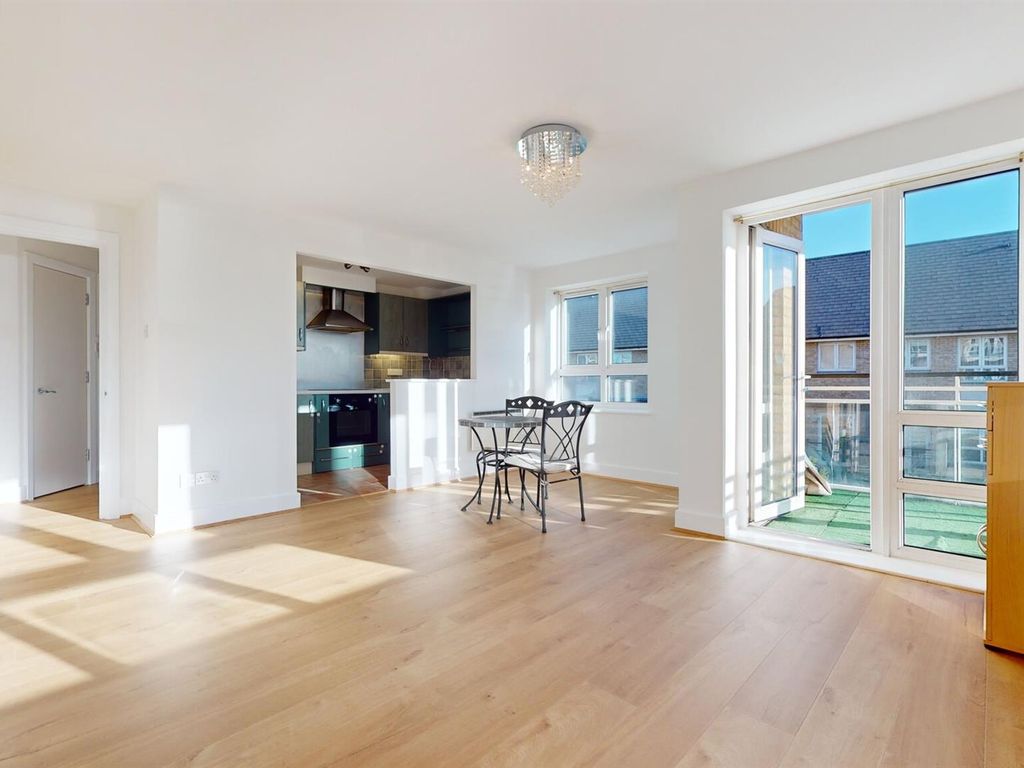 2 bed flat for sale in St. Davids Square, London E14, £525,000 Zoopla