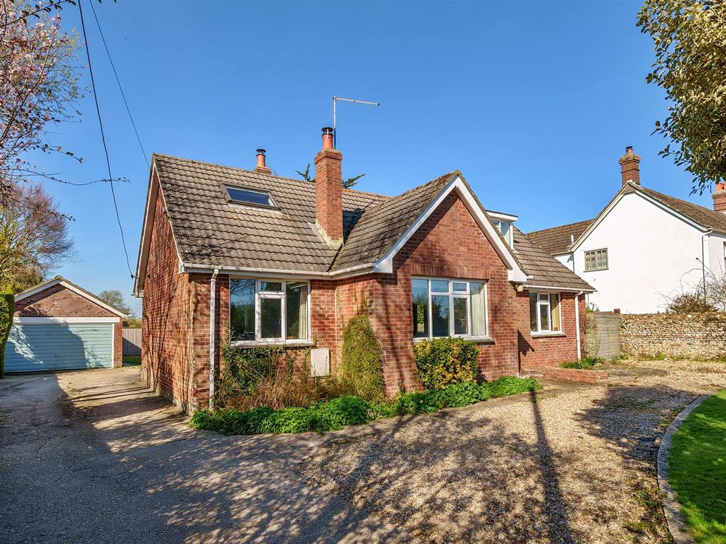 4 bed detached house for sale in West Street, Winterborne Kingston