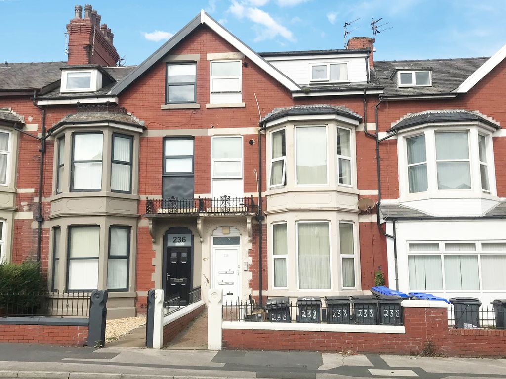 8 bed shared for sale in Hornby Road, Blackpool FY1 Zoopla