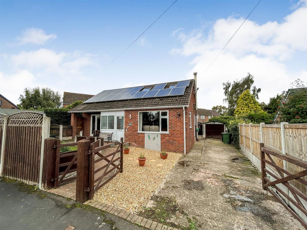 4 bed detached bungalow for sale in Windsor Lane, Bomere Heath
