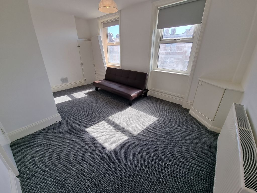 1 bed flat to rent in Cricklewood Broadway, Cricklewood, London NW2
