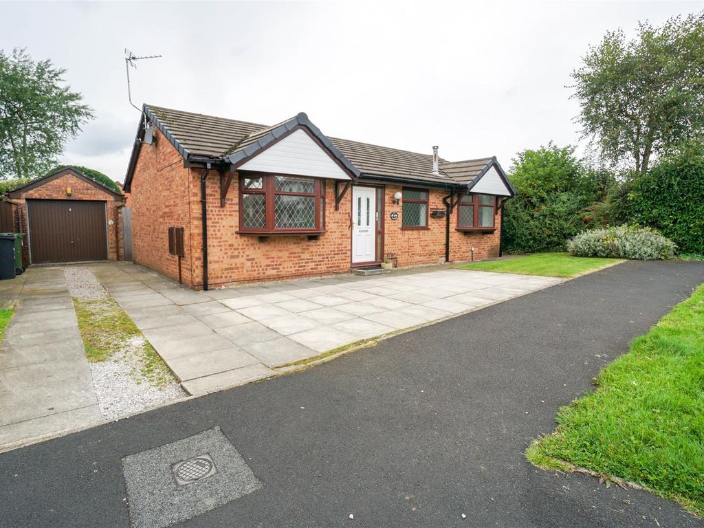2 bed bungalow for sale in The Hoskers, Westhoughton, Bolton BL5, £