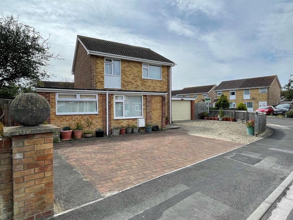 4 bed detached house for sale in Exeter Close, BurnhamOnSea TA8, £