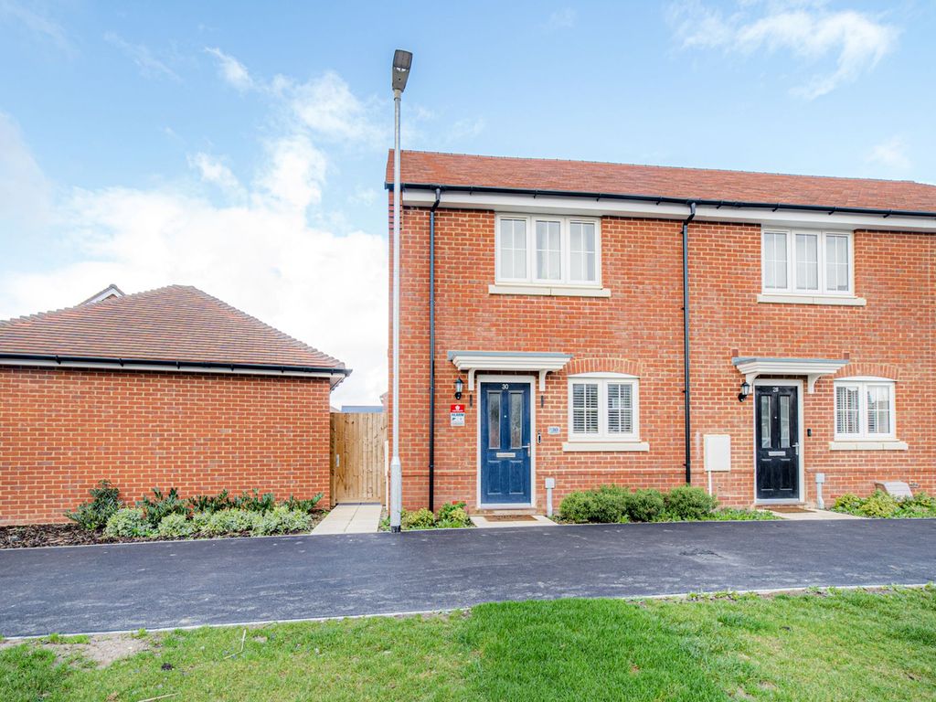 2 bed end terrace house for sale in Swift Avenue, Finberry TN25 Zoopla