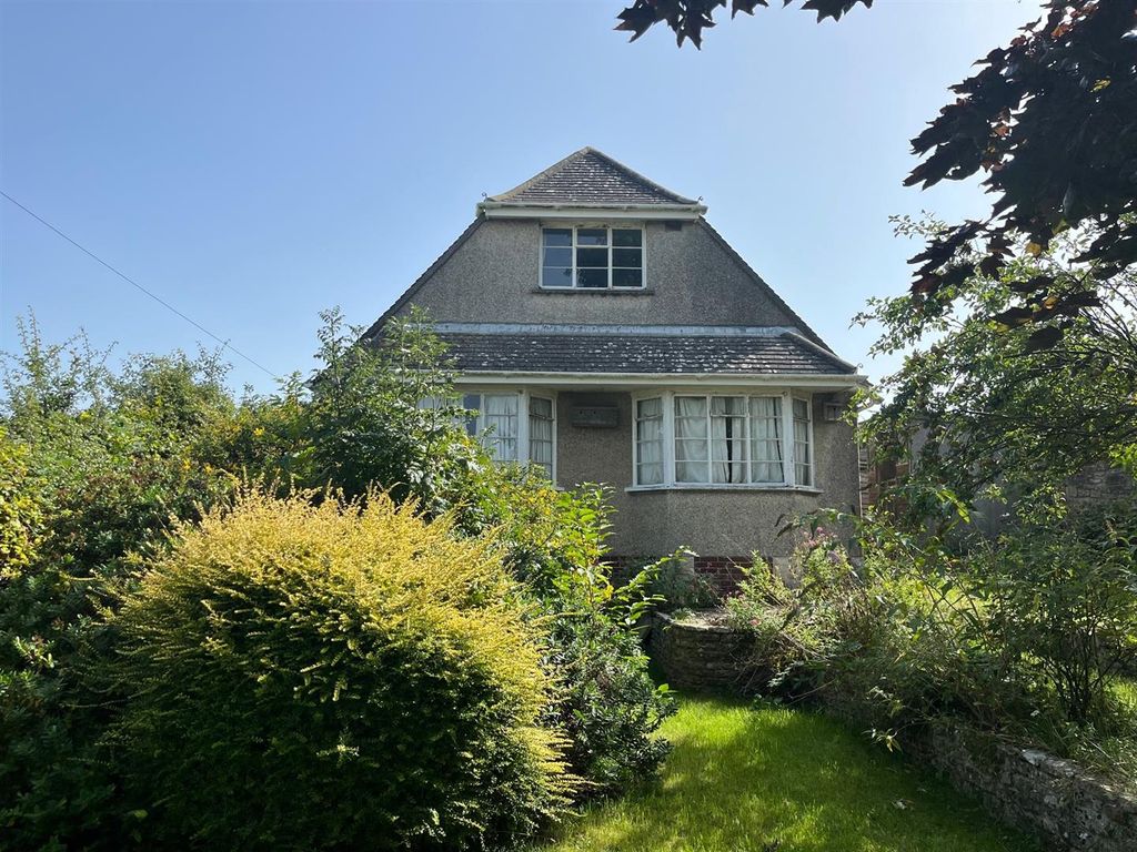 3 bed detached bungalow for sale in South Road, Swanage BH19, £539,000