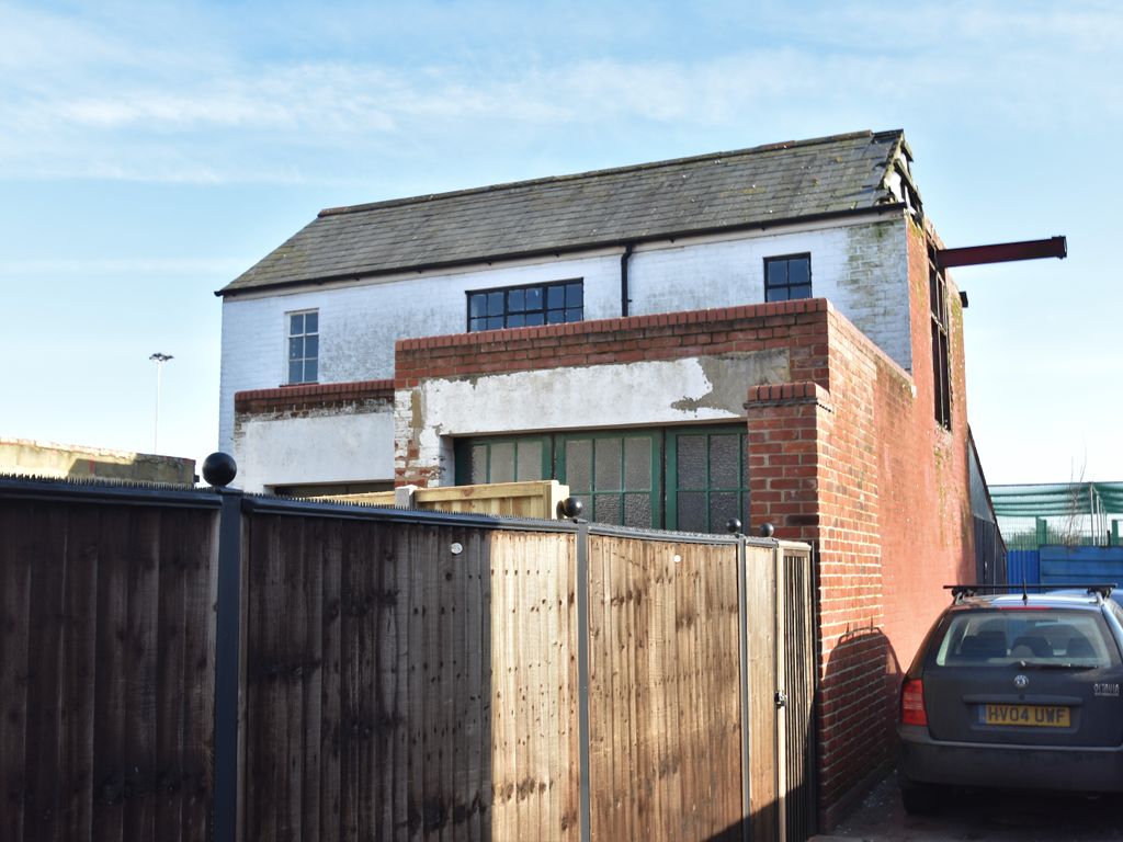 1 bed detached house for sale in Malmesbury Road, Shirley, Southampton