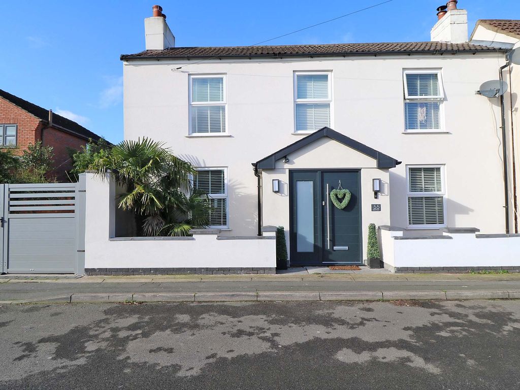 4 bed detached house for sale in Battle Green, Epworth, Doncaster DN9, £380,000 Zoopla