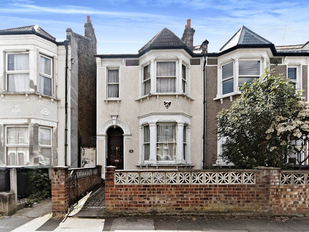 3 bed end terrace house for sale in Medusa Road, London SE6 Zoopla