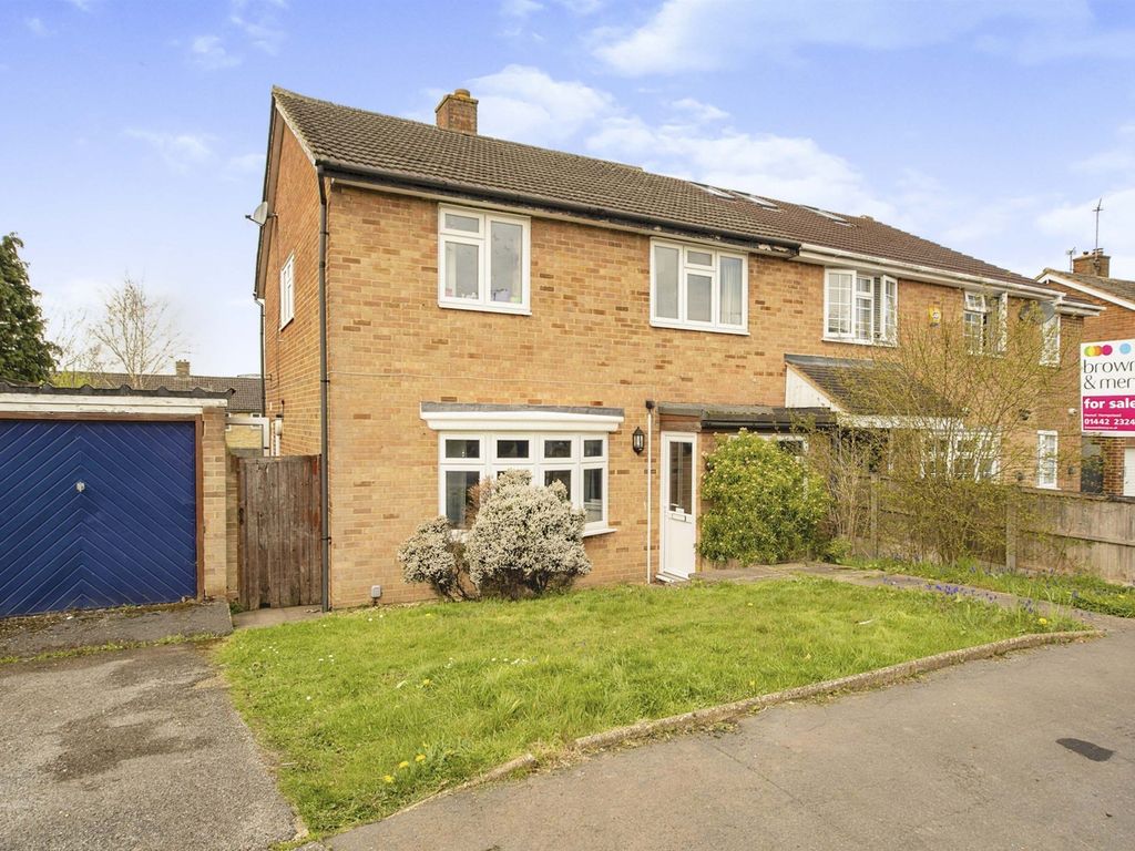 Fouracres Walk, Hemel Hempstead HP3  