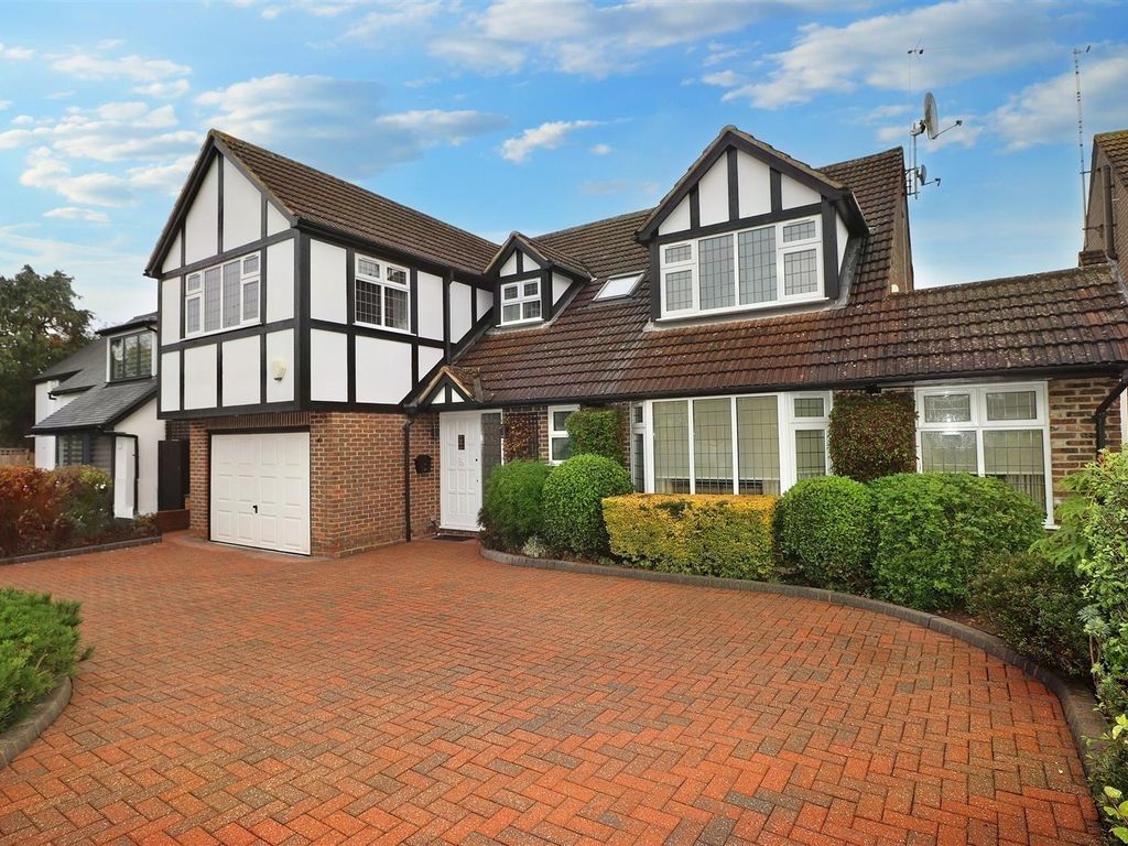 5 bed detached house for sale in Links Drive, Elstree, Borehamwood WD6