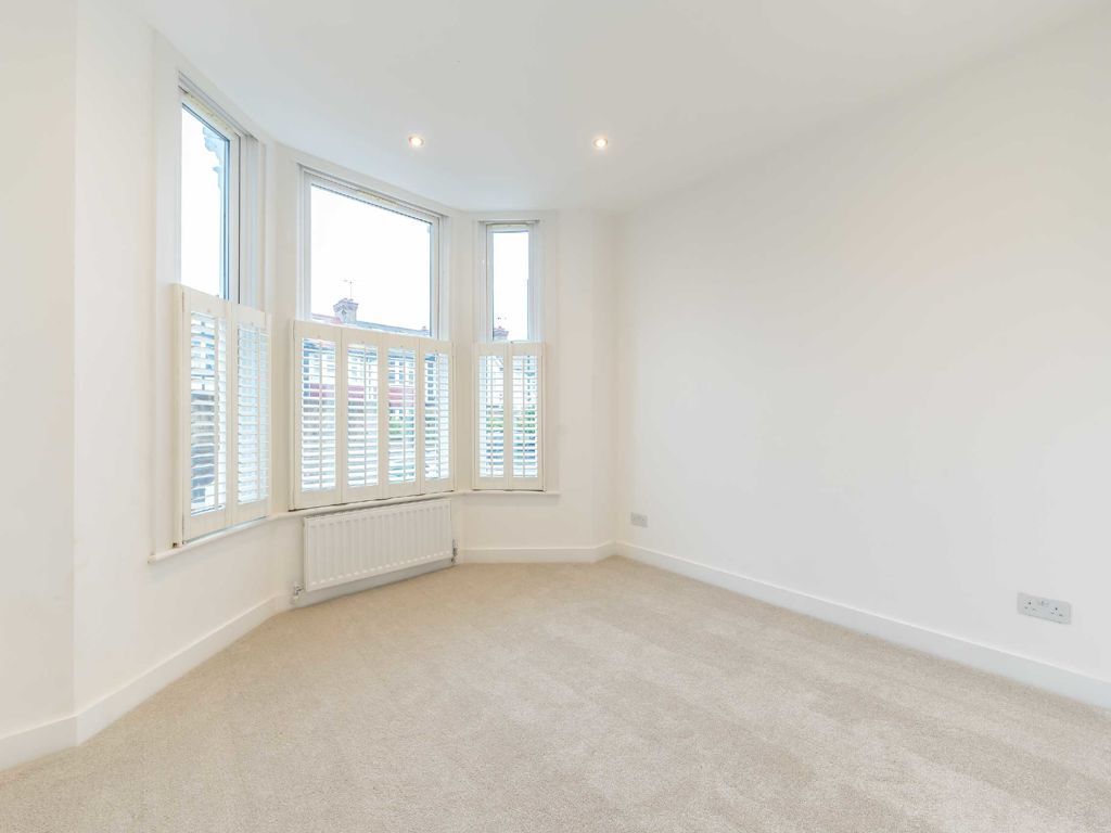 1 bed flat to rent in St. Margarets Road, St Margarets, Twickenham TW1