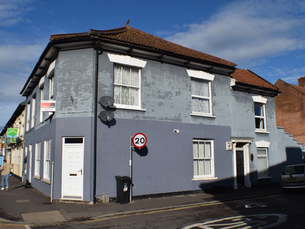 3 bed end terrace house for sale in Edward Street, Bridgwater TA6, £