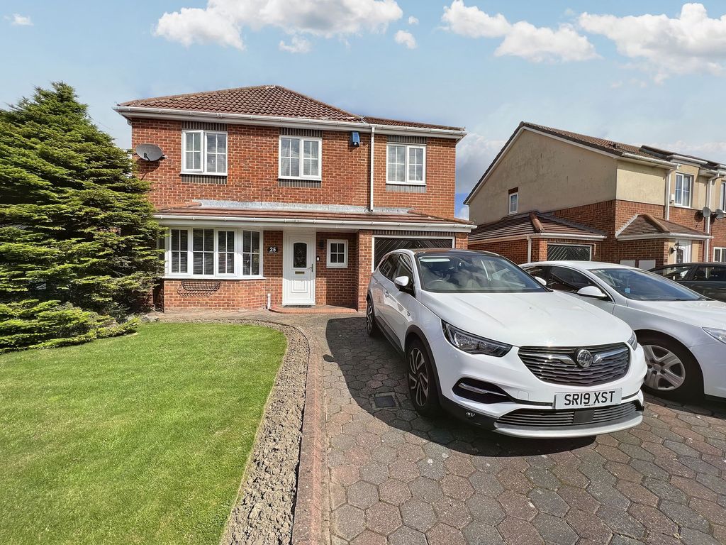 4 bed detached house for sale in Thirlmere Close, Killingworth