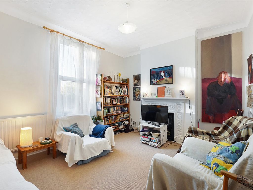 2 bed for sale in Dalkeith Road, Ilford IG1, £275,000 Zoopla