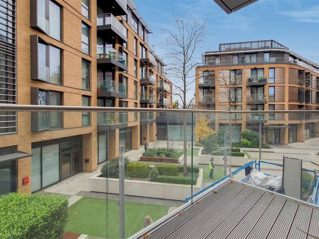 Plaza Gardens London SW15  