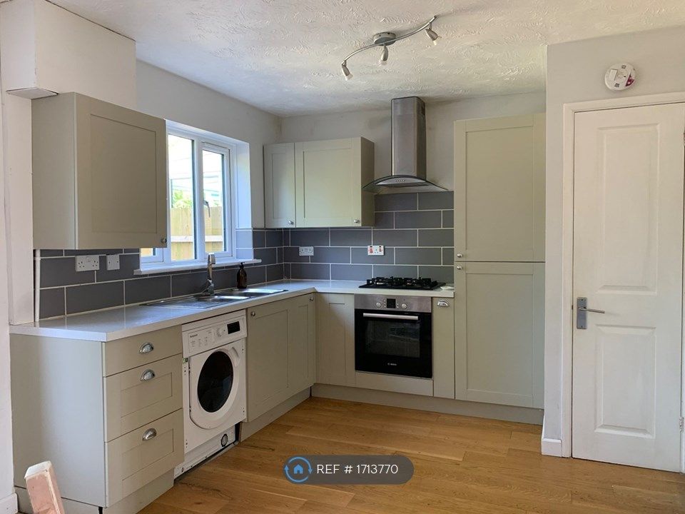 3 bed terraced house to rent in Hayfield, Marshfield, Chippenham SN14