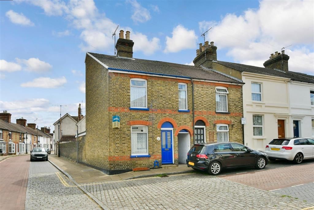 2 bed end terrace house for sale in Mendfield Street, Faversham, Kent