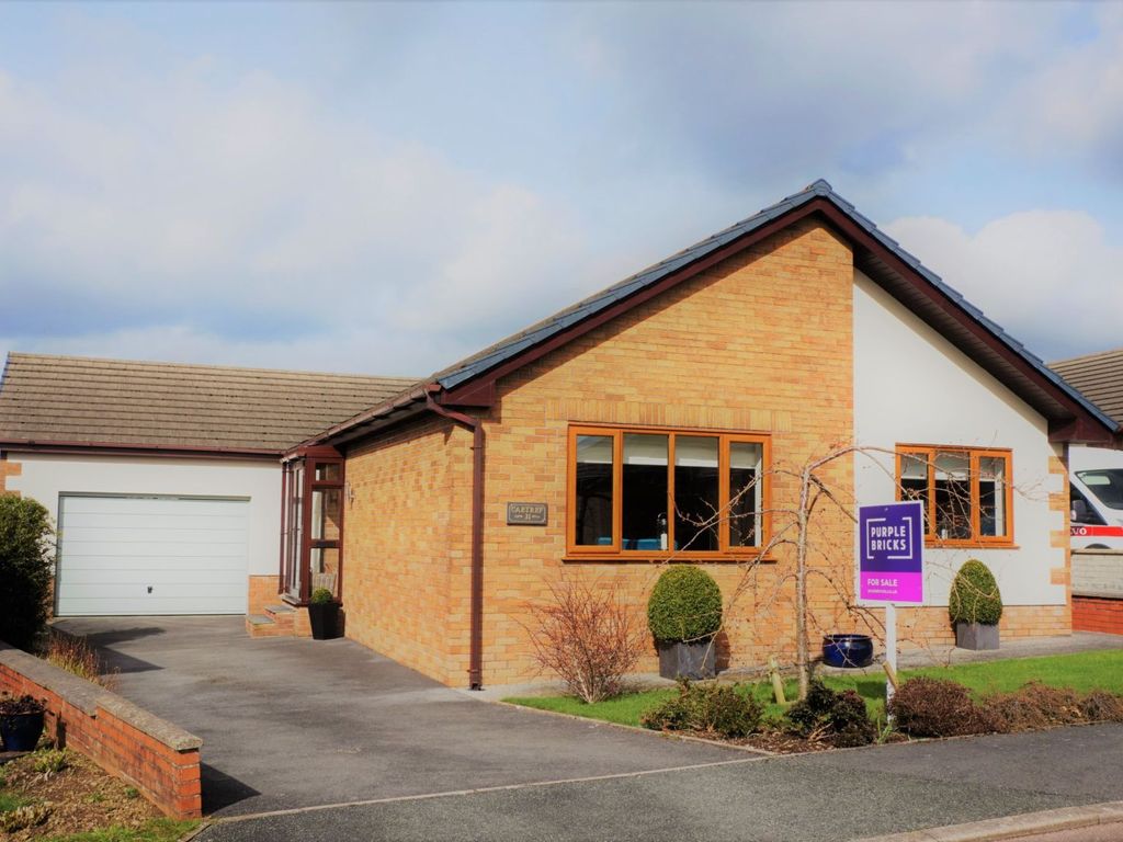 3 bed detached bungalow for sale in Ger Y Capel, Carmarthen SA33, £