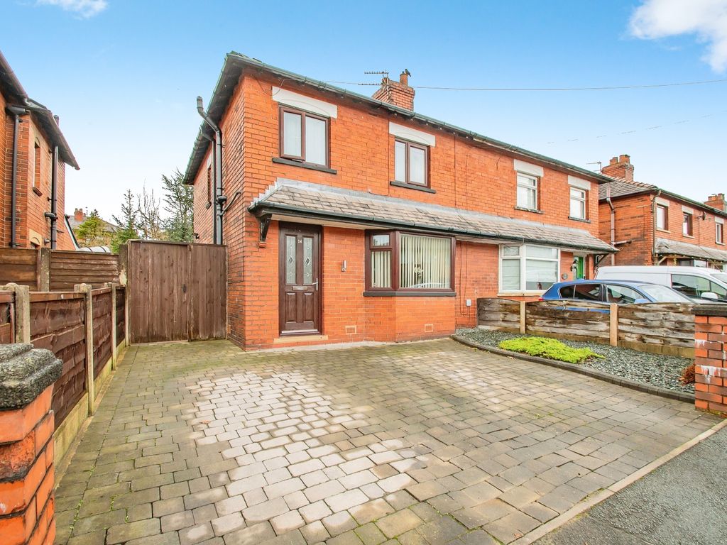 3 bed semidetached house for sale in Saville Road, Radcliffe