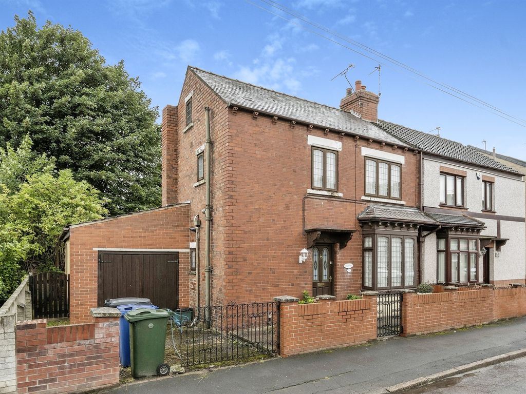 2 bed semidetached house for sale in Highfield Road, Askern, Doncaster