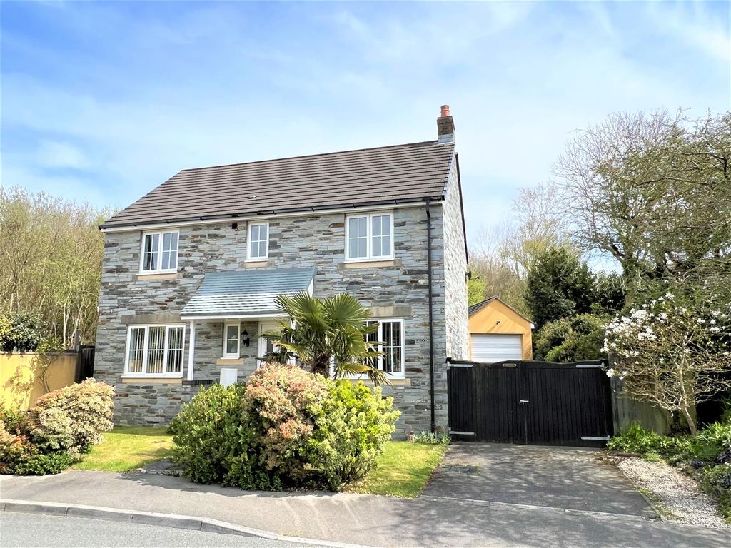 4 bed detached house for sale in Road, St Austell, St. Austell