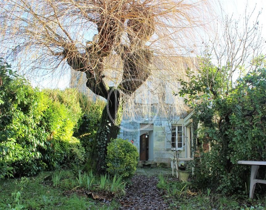 6 bed property for sale in Saintes, 17100, France, PoitouCharentes