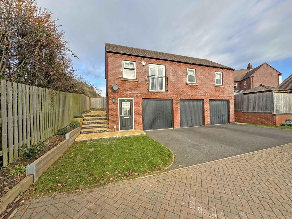 2 bed detached house to rent in Woodruff Close, Coton Meadows, Rugby