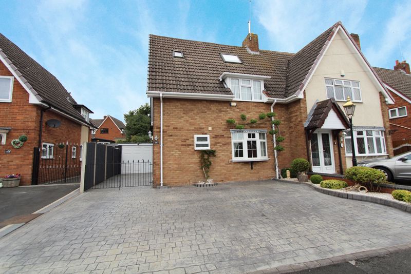 4 bed semidetached house for sale in Grenville Road, Russells Hall
