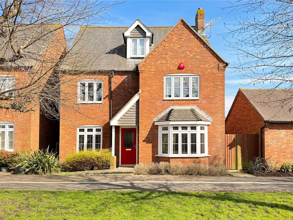 4 bed detached house for sale in Rowan Way, Angmering, West Sussex