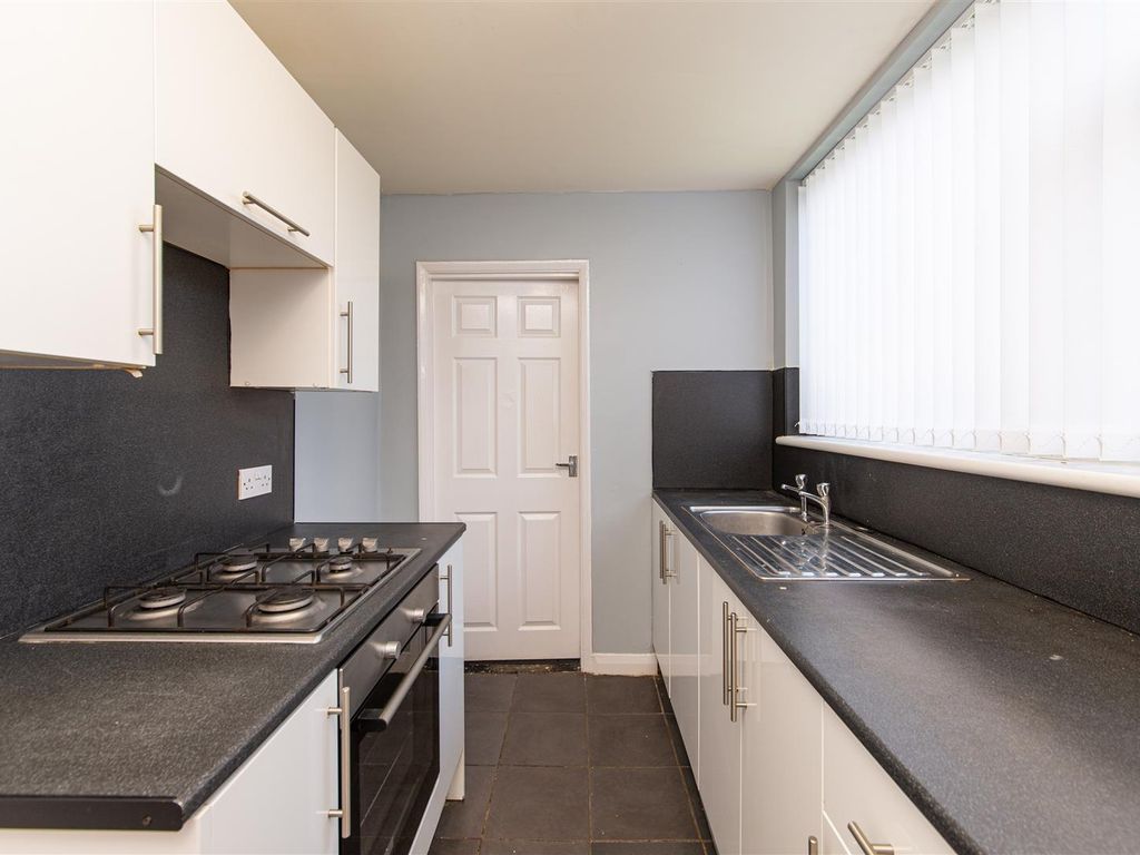 3 bed flat to rent in Vine Street, Wallsend, Tyne And Wear NE28, £550