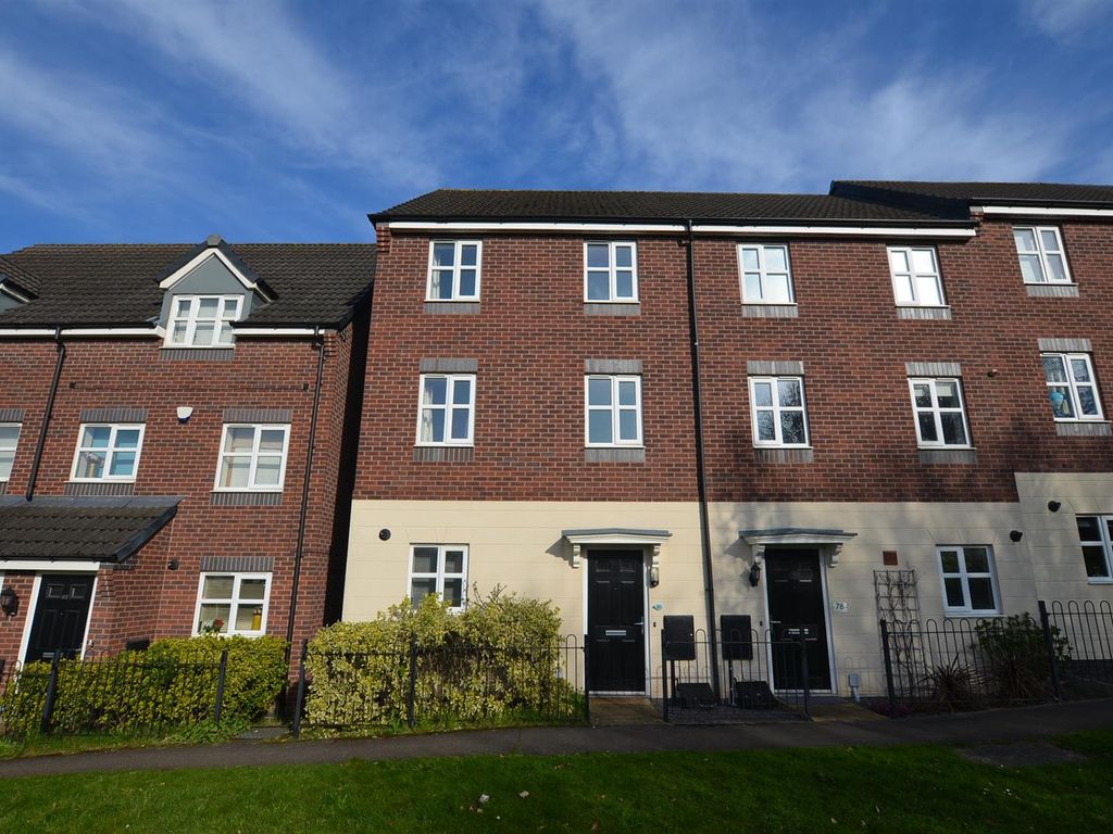 4 bed semidetached house to rent in College Green Walk, Mickleover
