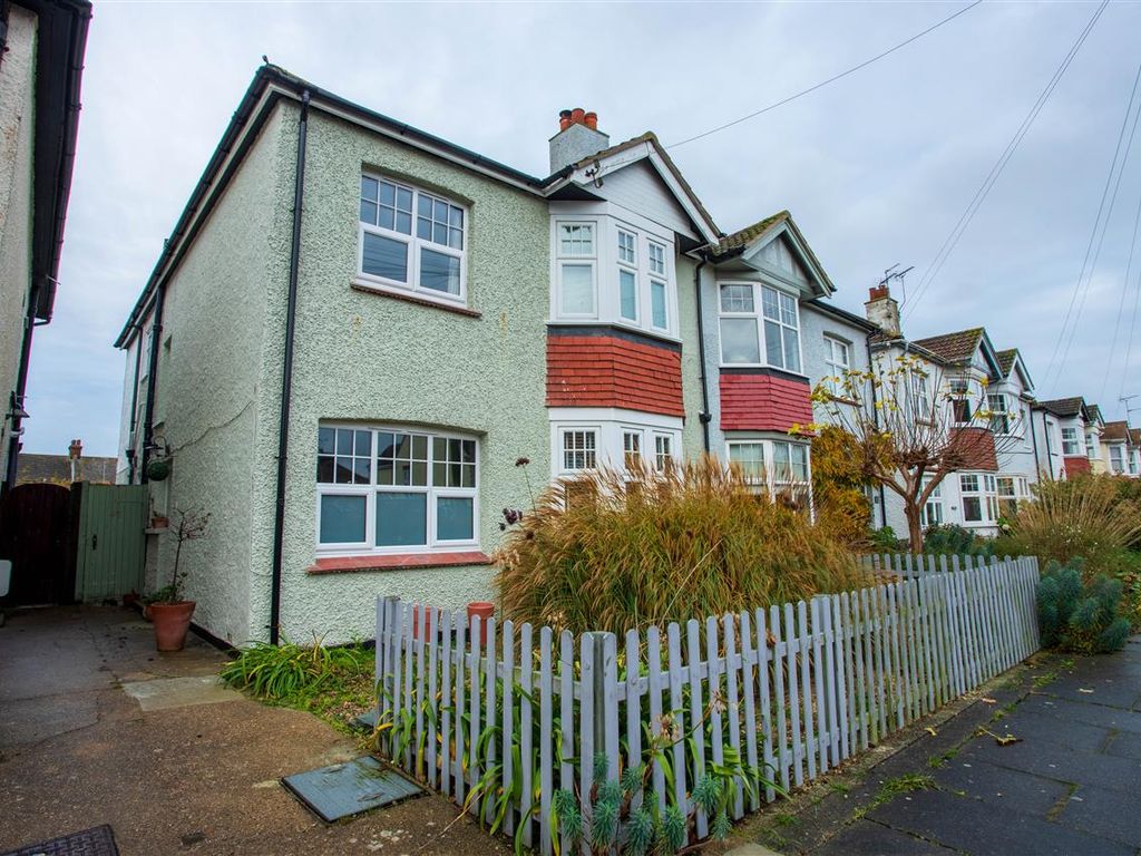5 bed semidetached house for sale in St. Marys Road, FrintonOnSea