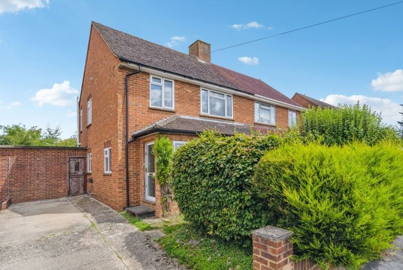 3 bed semidetached house for sale in Waborne Road, Bourne End SL8, £