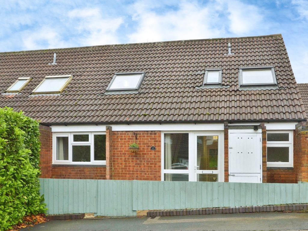 3 bed semidetached house for sale in Langcliffe Drive, Heelands