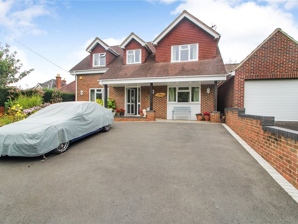 4 bed detached house for sale in Southampton Road, Hythe, Southampton