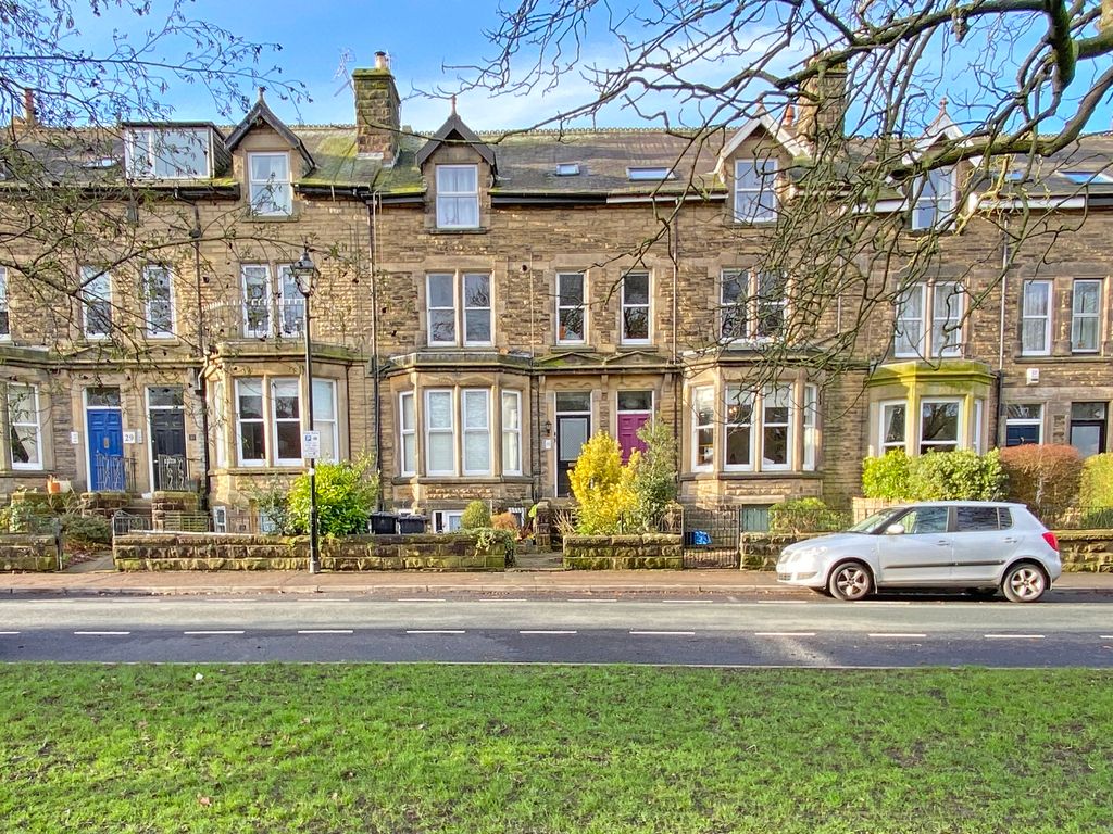 1 bed flat for sale in Mornington Crescent, Harrogate HG1, £135,000