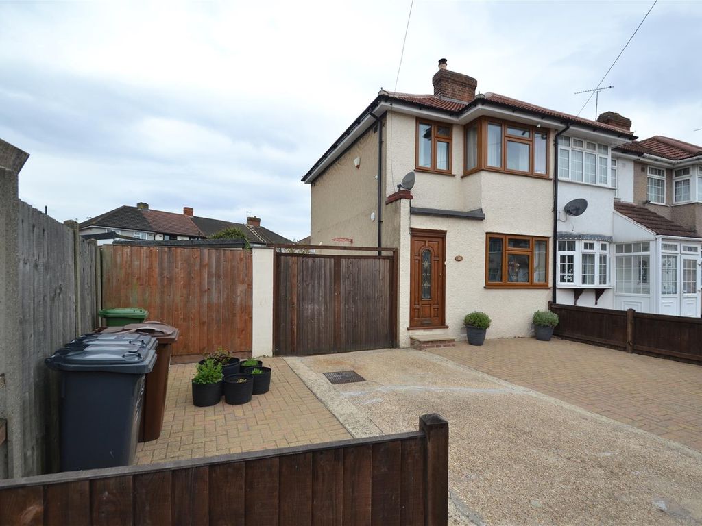 3 bed end terrace house for sale in First Avenue, Dagenham RM10 Zoopla