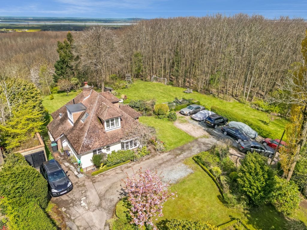 2 bed detached house for sale in Pear Tree Lane, Shorne, Gravesend