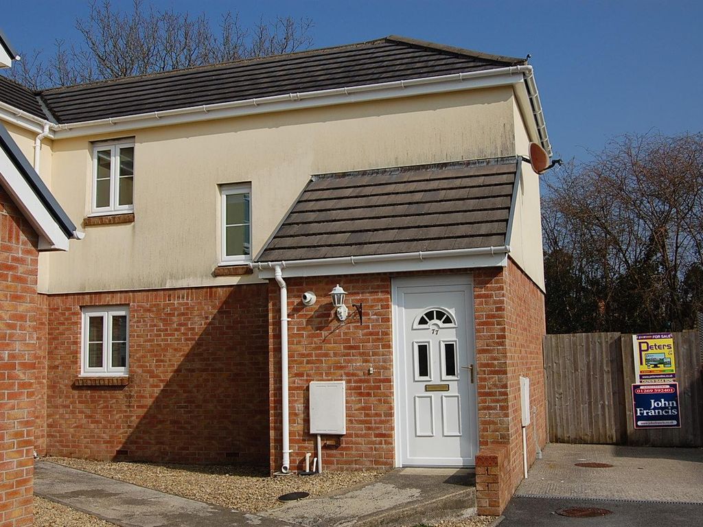 2 bed semidetached house to rent in Fforest Fach, Tycroes, Ammanford