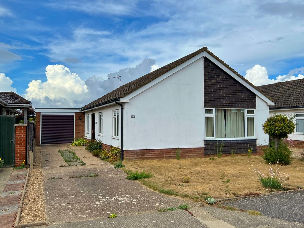 3 bed detached bungalow for sale in Upperfield Drive, Felixstowe IP11
