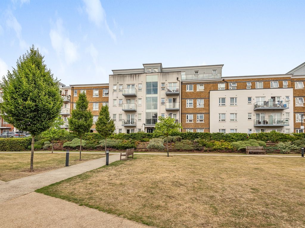 2 bed flat for sale in Grebe Way, Maidenhead SL6 Zoopla