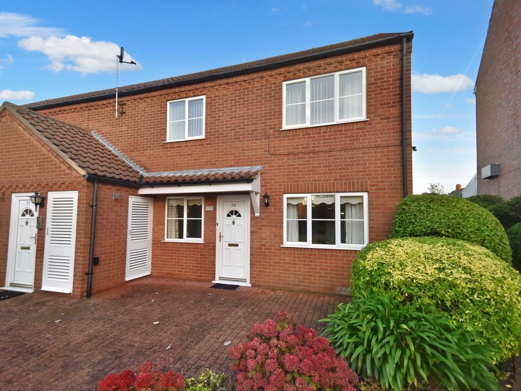 2 bed flat for sale in Sutton Court, Skegness PE25 Zoopla