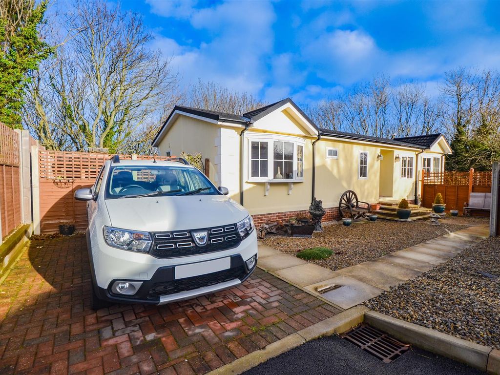 2 bed mobile/park home for sale in Hazelgrove, Milton Street, Saltburn