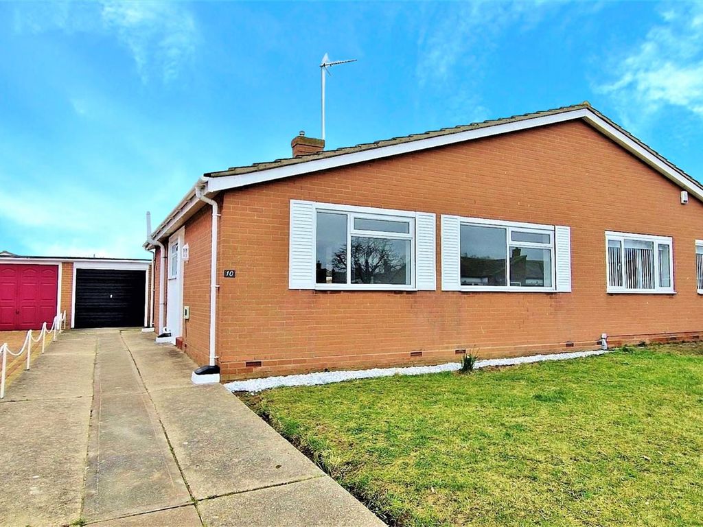 2 bed semidetached bungalow for sale in Clays Road, Walton On The Naze