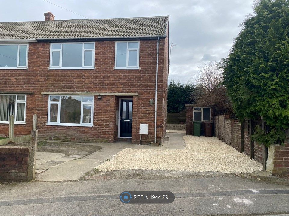 3 bed semidetached house to rent in Willow Drive, Hemsworth