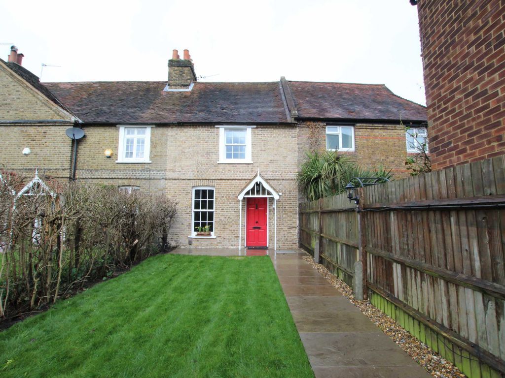 2 bed terraced house to rent in Springfield Grove, SunburyOnThames