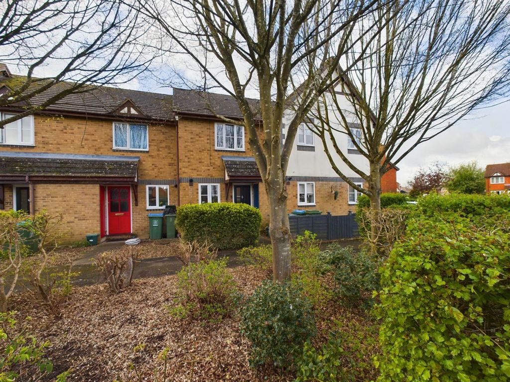 2 bed terraced house for sale in Lark Vale, Watermead, Aylesbury HP19