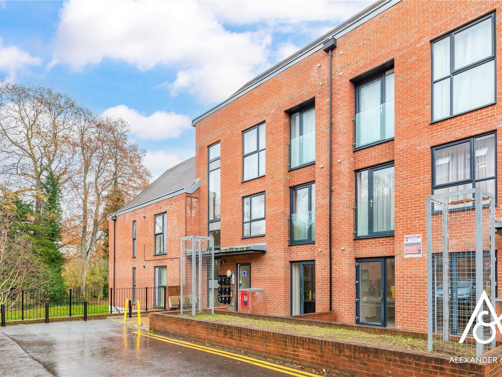 Candleford Court, Buckingham MK18  