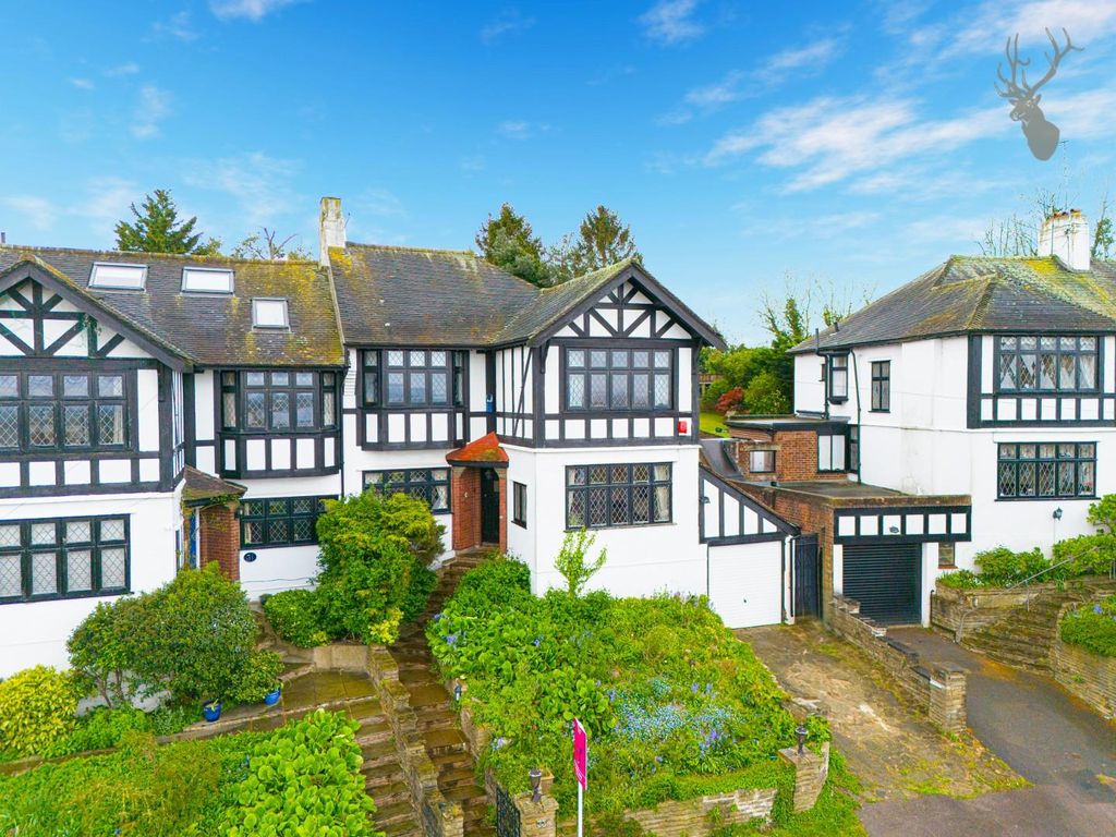 4 bed property for sale in Mount Echo Drive, London E4, £850,000 Zoopla