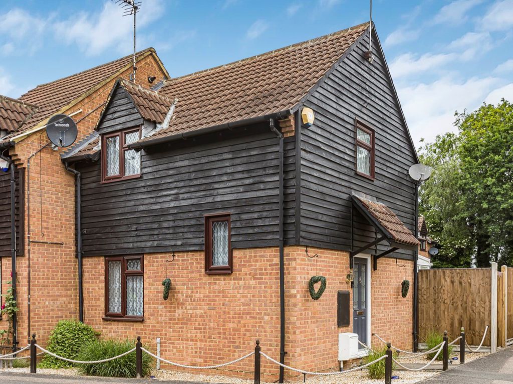 2 bed end terrace house for sale in Lower Meadow, Cheshunt, Waltham